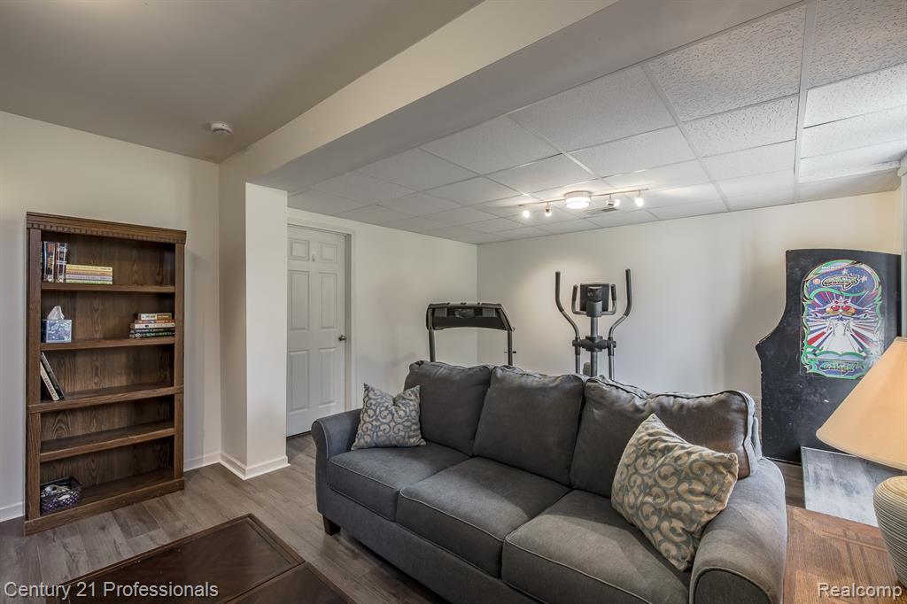 5492 E Alyssa Court, White Lake, MI 48383 — Photo 55