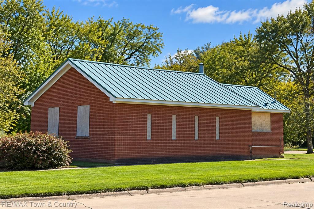 5078 M L King Avenue, Flint, MI 48505