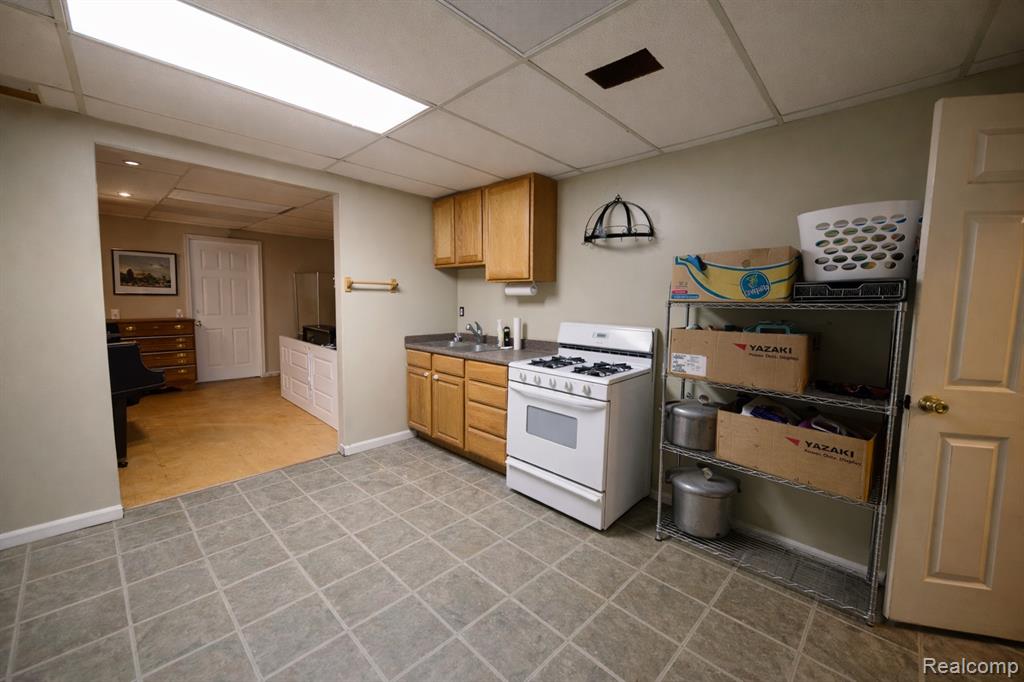 7791 Lavon Drive, Clarkston, MI 48348 — Photo 11