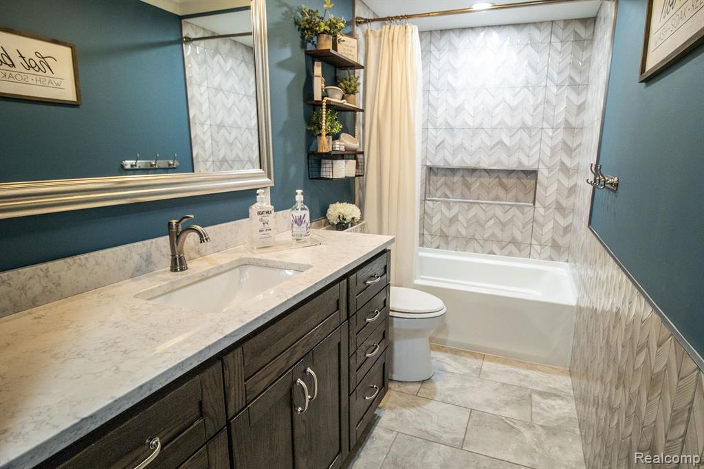 4585 Burt Road, Birch Run, MI 48415 — Photo 22