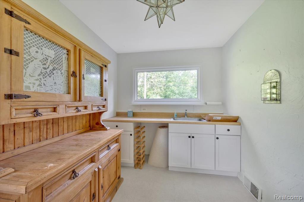 5116 Mohr Valley Lane, Bloomfield Hills, MI 48304 — Photo 11