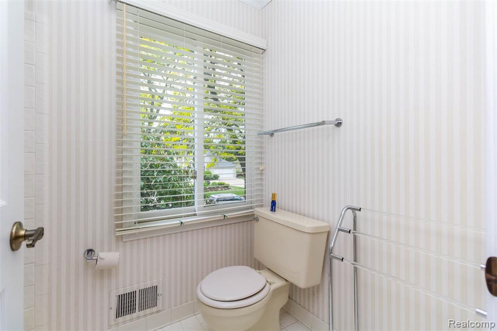 5423 HAUSER Way, West Bloomfield, MI 48323 — Photo 34