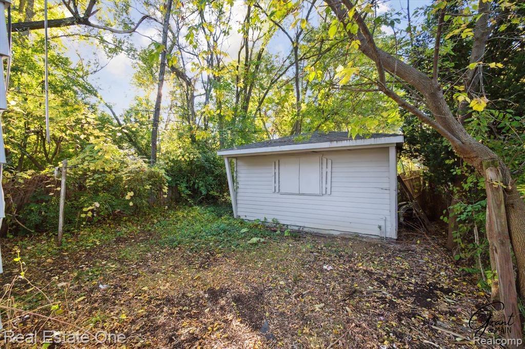 19439 W Chicago Street, Detroit, MI 48228 — Photo 34