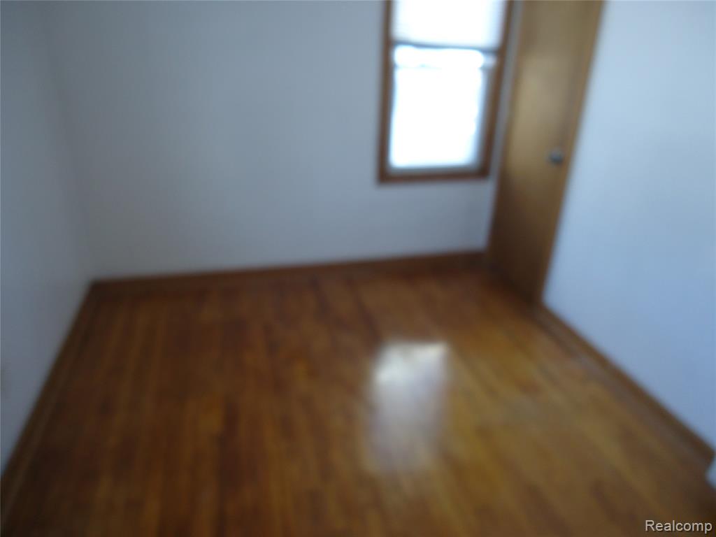 829 HUDSON Street, Wyandotte, MI 48192 — Photo 14