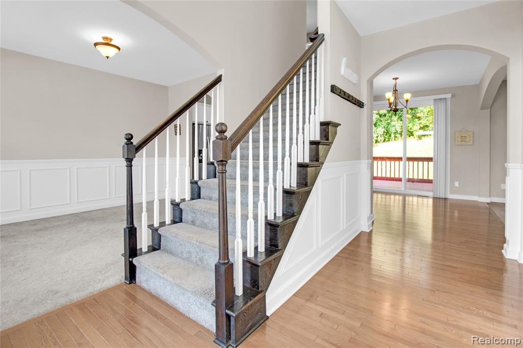 549 NAPA VALLEY DR, Milford, MI 48381 — Photo 4