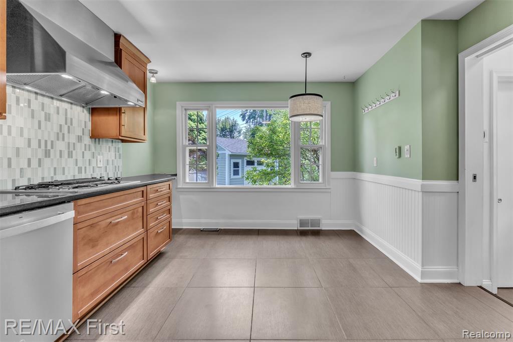 31923 Bella Vista Drive, Farmington, MI 48334 — Photo 11