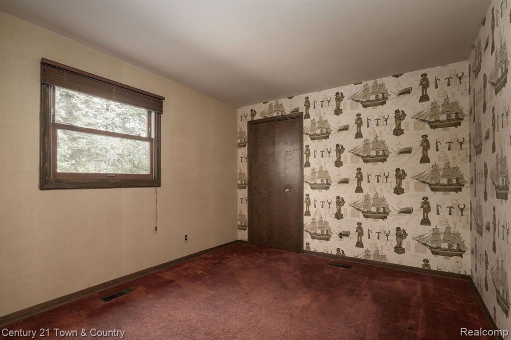 16436 OLD BEDFORD Road, Northville, MI 48168 — Photo 21