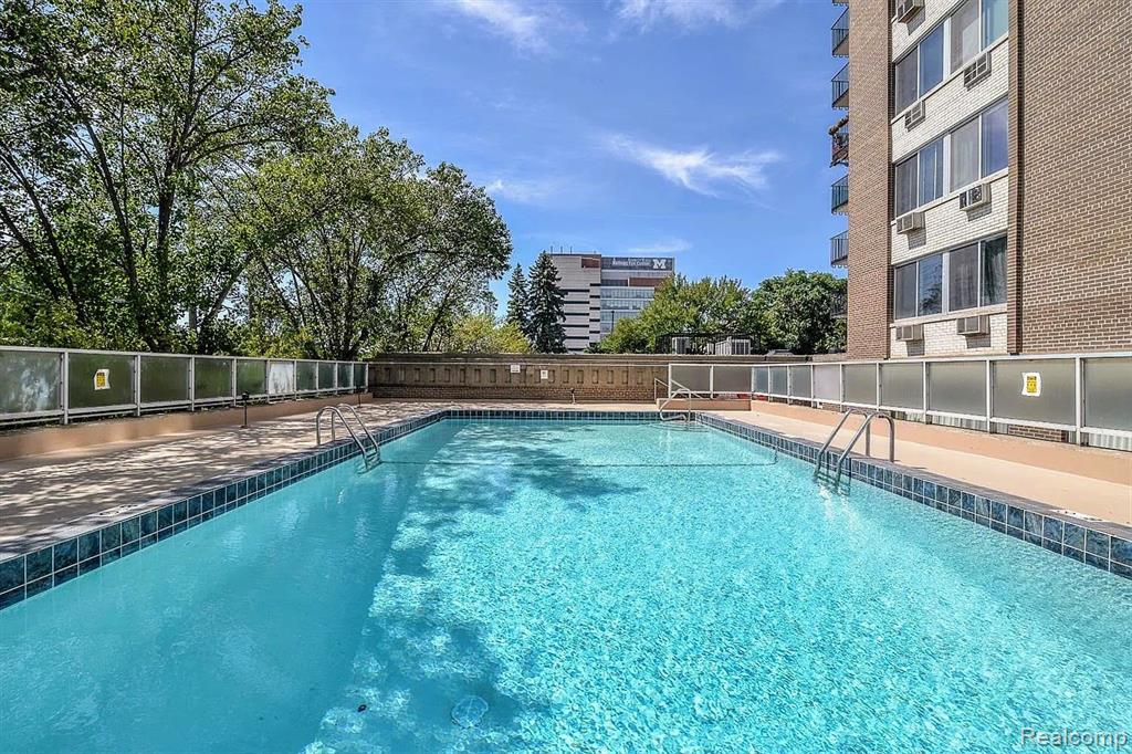 1050 Wall Street, 2E, Ann Arbor, MI 48105 — Photo 24