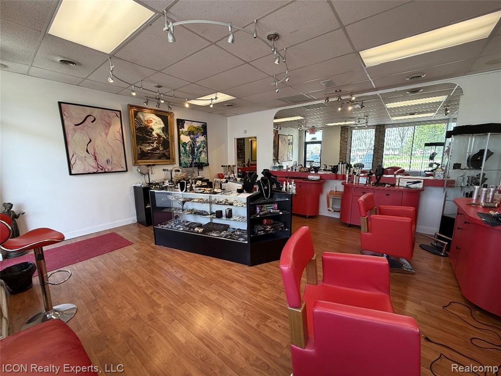 6451 Rochester Rd, Troy, MI 48085 — Photo 11