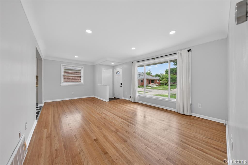 76 W Katherine Avenue, Madison Heights, MI 48071 — Photo 6