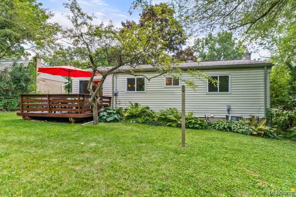 369 LARKSPUR Street, Ann Arbor, MI 48105 — Photo 34