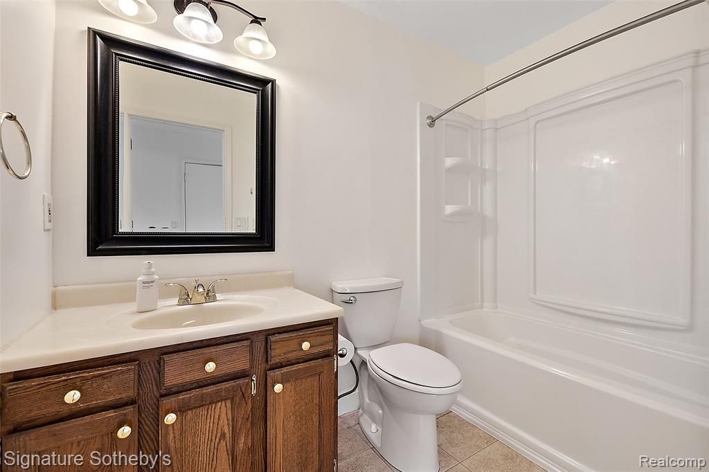 569 Worthington Road, Canton, MI 48188 — Photo 13