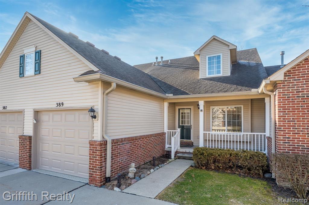 389 WOODFIELD SQUARE Lane, Brighton, MI 48116 — Photo 2
