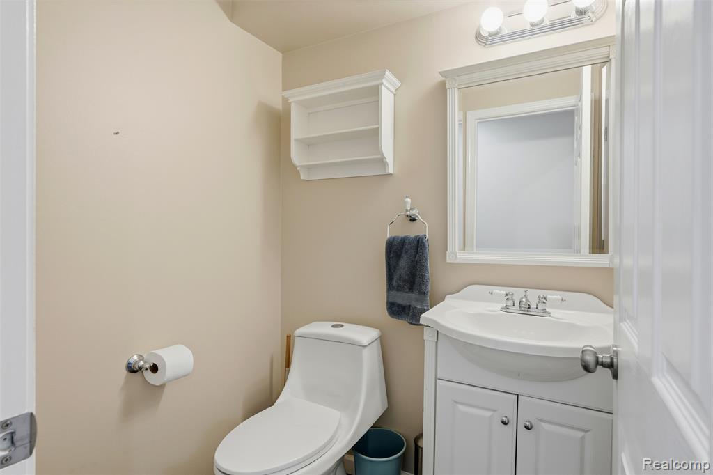 48607 Presidential Drive, Macomb, MI 48044 — Photo 11