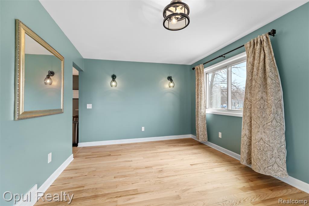4748 Ravinewood Drive, Commerce Twp, MI 48382 — Photo 10