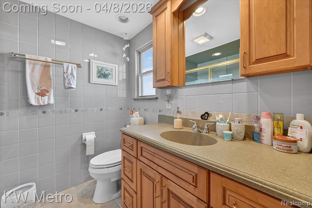 5037 Thorncroft Avenue, Royal Oak, MI 48073 — Photo 11