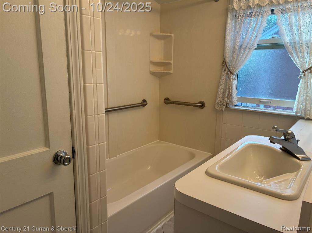 742 N York Street, Dearborn, MI 48128 — Photo 14