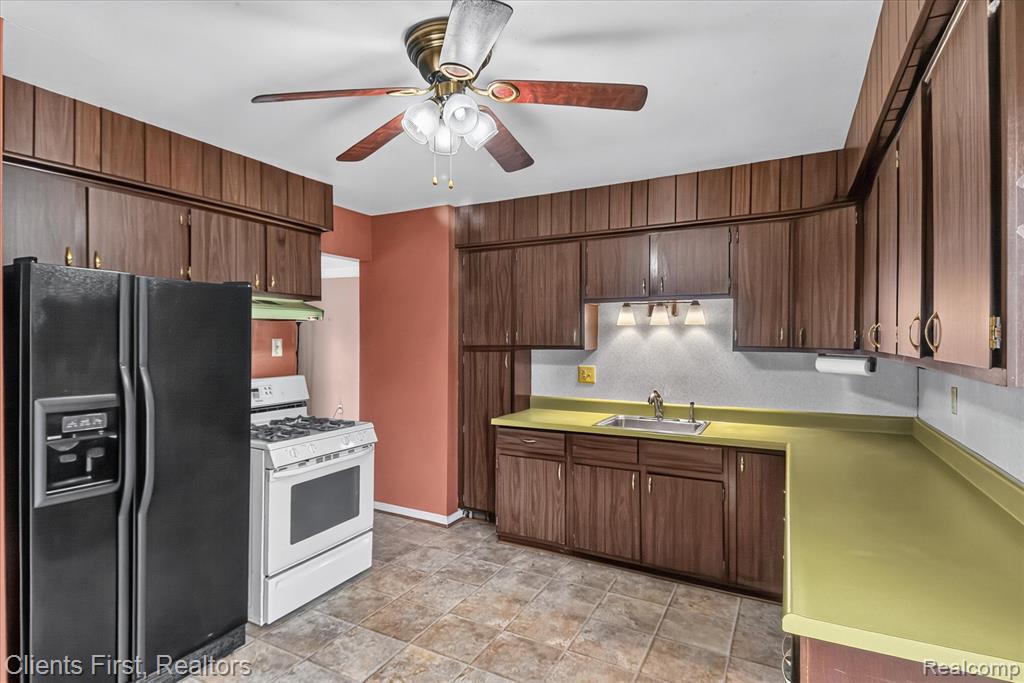 873 Schuman Street, Garden City, MI — Photo 8