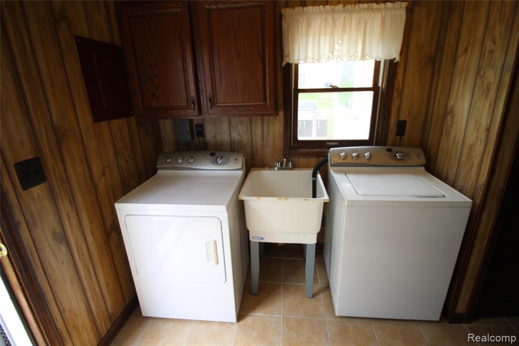 124 E Lafayette Street, Milford, MI 48381 — Photo 9