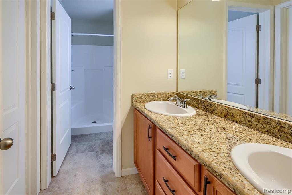 4503 Cross Creek Boulevard, Burton, MI 48509 — Photo 30