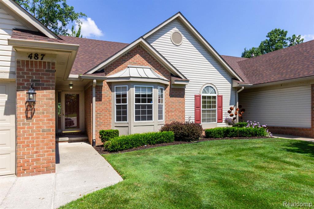 487 N Oak Drive, Commerce Twp, MI 48390 — Photo 4