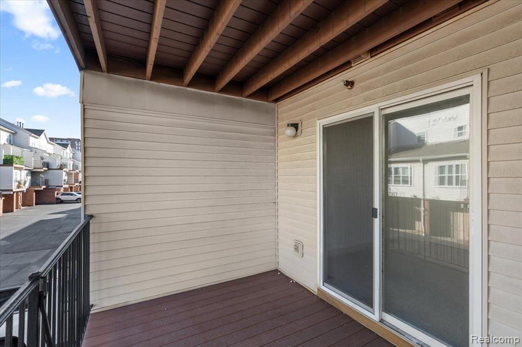 1664 CAMPAU FARMS Circle, 81-17, Detroit, MI 48207 — Photo 22