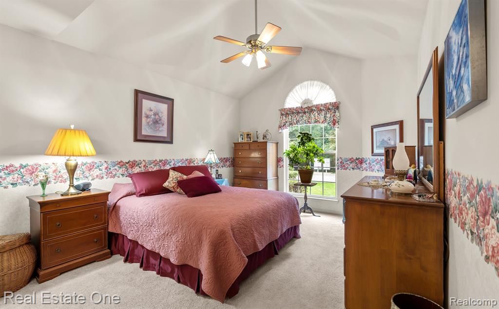 907 CALPERNIA, 29, Wixom, MI 48393 — Photo 9