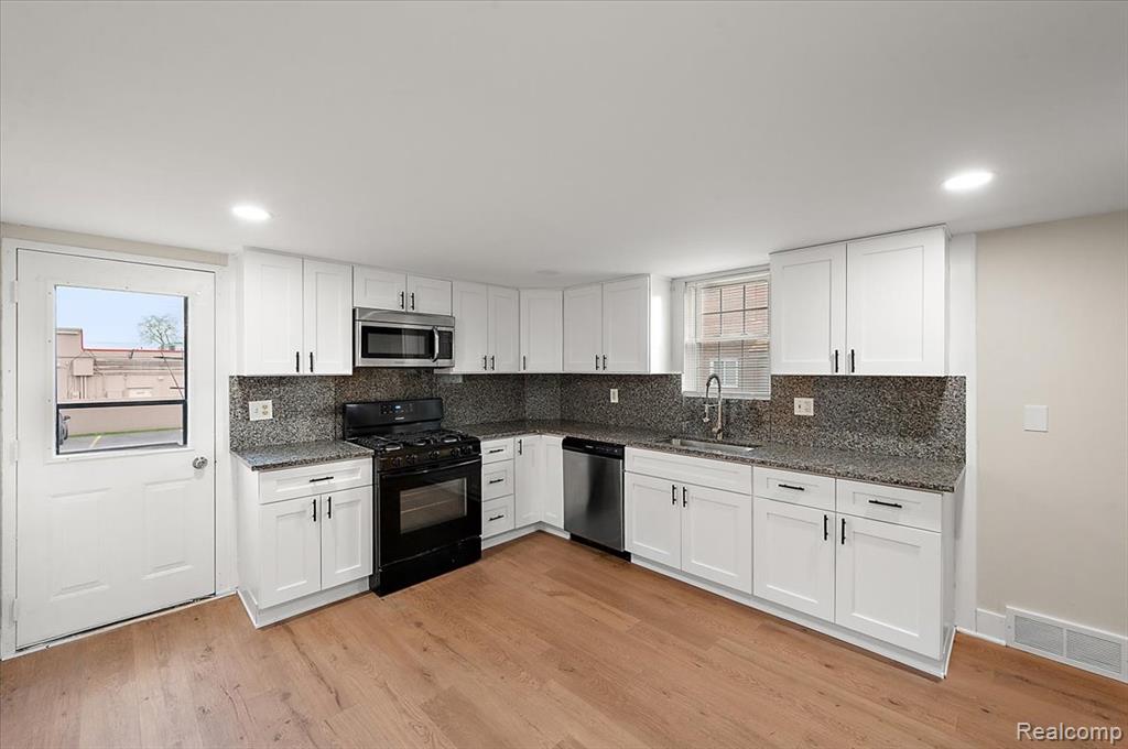 35711 ALFRED Street, New Baltimore, MI 48047 — Photo 7