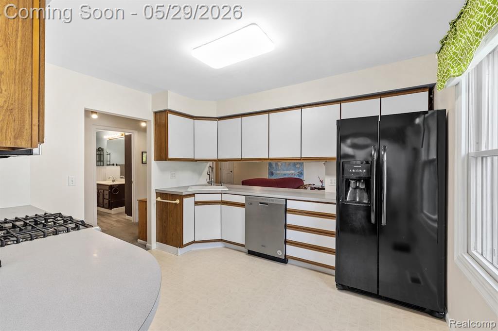5402 Leland Street, Brighton, MI 48116 — Photo 10