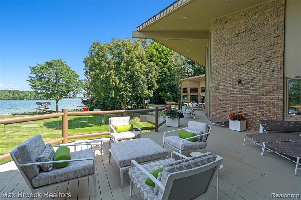 3333 W Shore Drive, Orchard Lake Village, MI 48324 — Photo 83