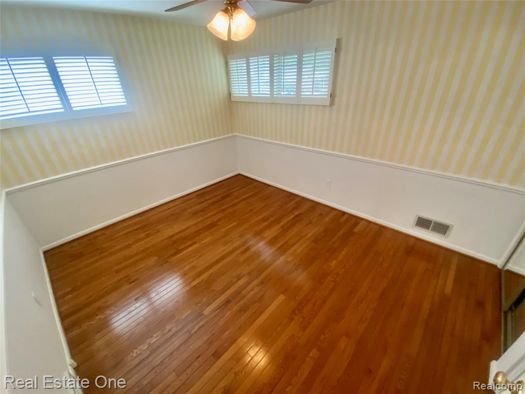 8262 Roselawn Street, Westland, MI — Photo 33