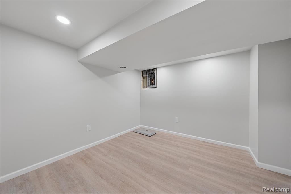 5232 Dickson Drive, Sterling Heights, MI 48310 — Photo 37