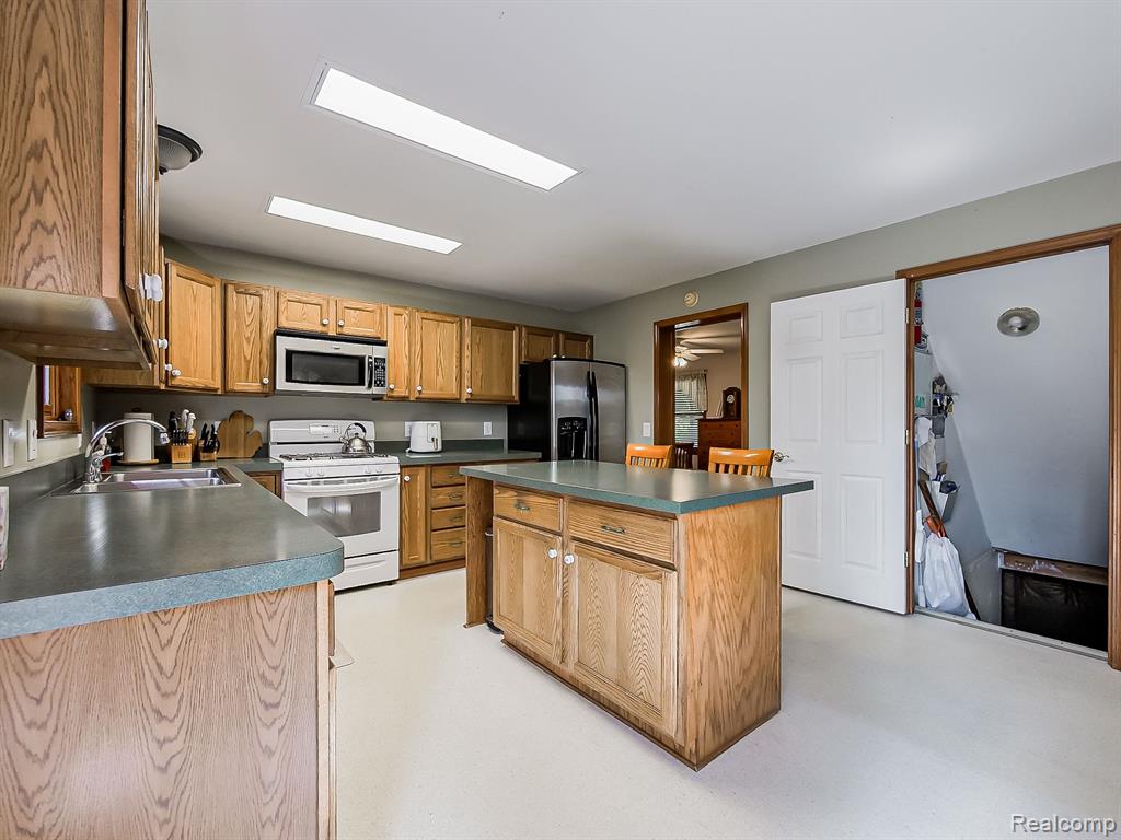 5504 DEER RUN, Tipton, MI 49287 — Photo 7