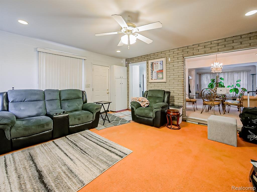 16870 Shaftsbury Avenue, Detroit, MI 48219 — Photo 3