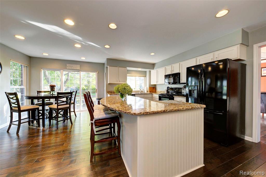 702 Westhills Drive, South Lyon, MI 48178 — Photo 27