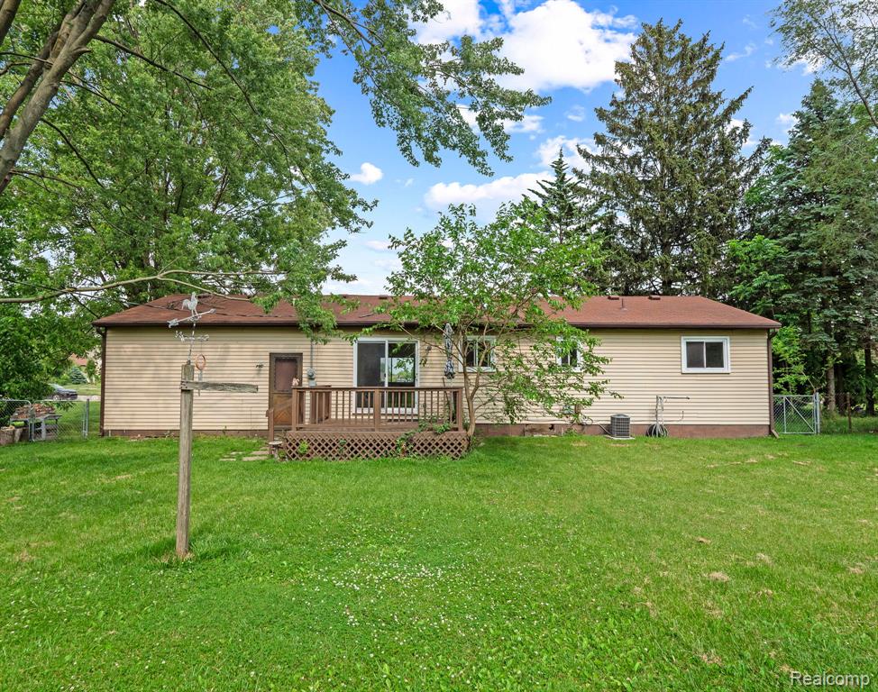 43667 DEQUINDRE Road, Troy, MI 48085 — Photo 2