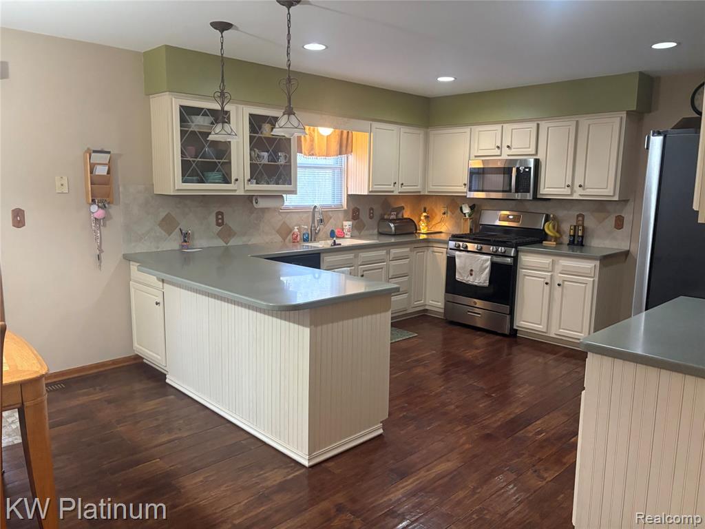 285 Hemlock Lane, Marysville, MI 48040 — Photo 11