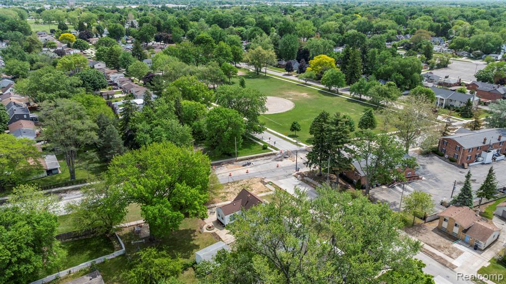 527 E Sunnybrook Drive, Royal Oak, MI 48073 — Photo 44
