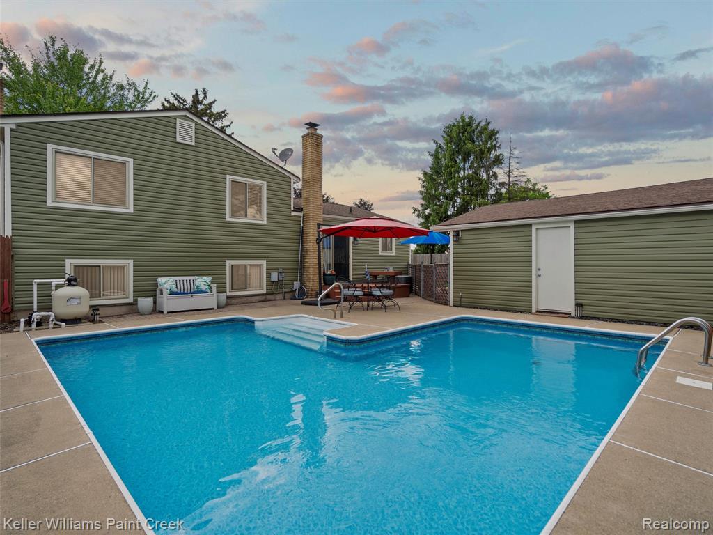 43092 Bond Court, Sterling Heights, MI 48313 — Photo 2