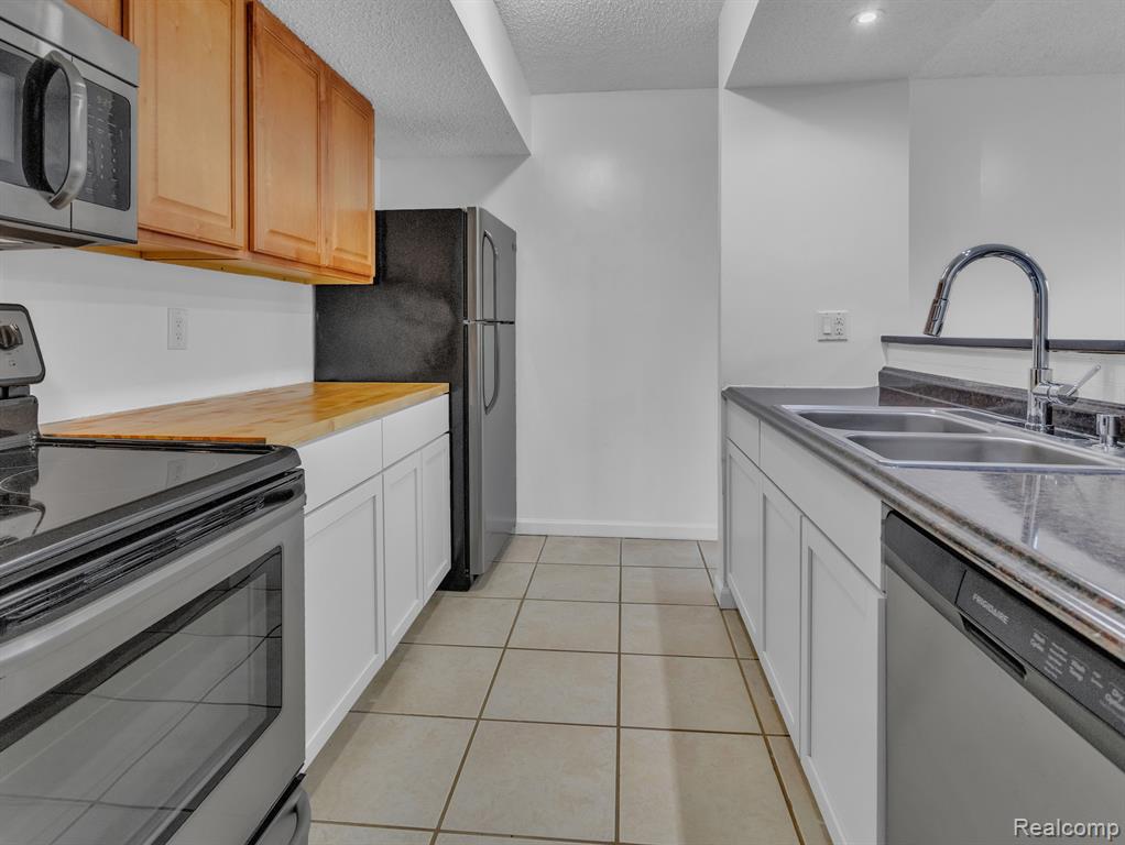 2401 PACKARD Street, 31D, Ann Arbor, MI 48104 — Photo 10