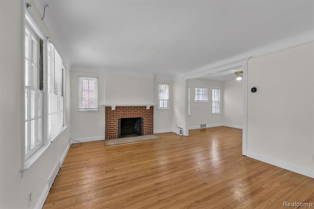 6120 MIDDLESEX Street, Dearborn, MI 48126 — Photo 7