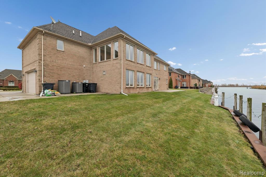 74 SAND BAR Lane, Detroit, MI 48214 — Photo 45