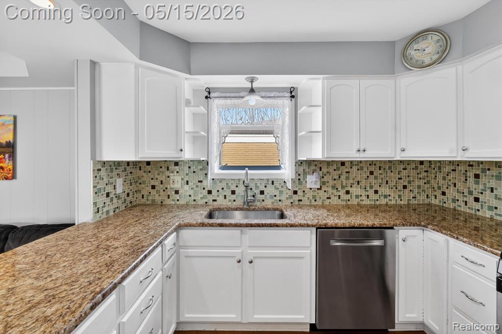 17830 Kuecken Street, Clinton Twp, MI 48038 — Photo 13