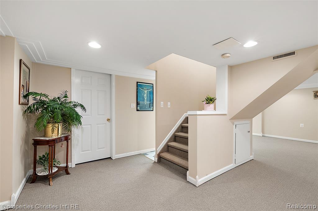 43159 La Bouquet Court, Sterling Heights, MI 48314 — Photo 65