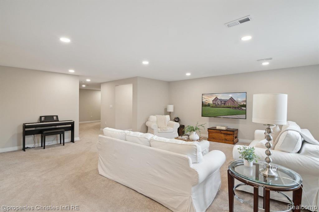 47660 WALES, Northville, MI 48167 — Photo 44
