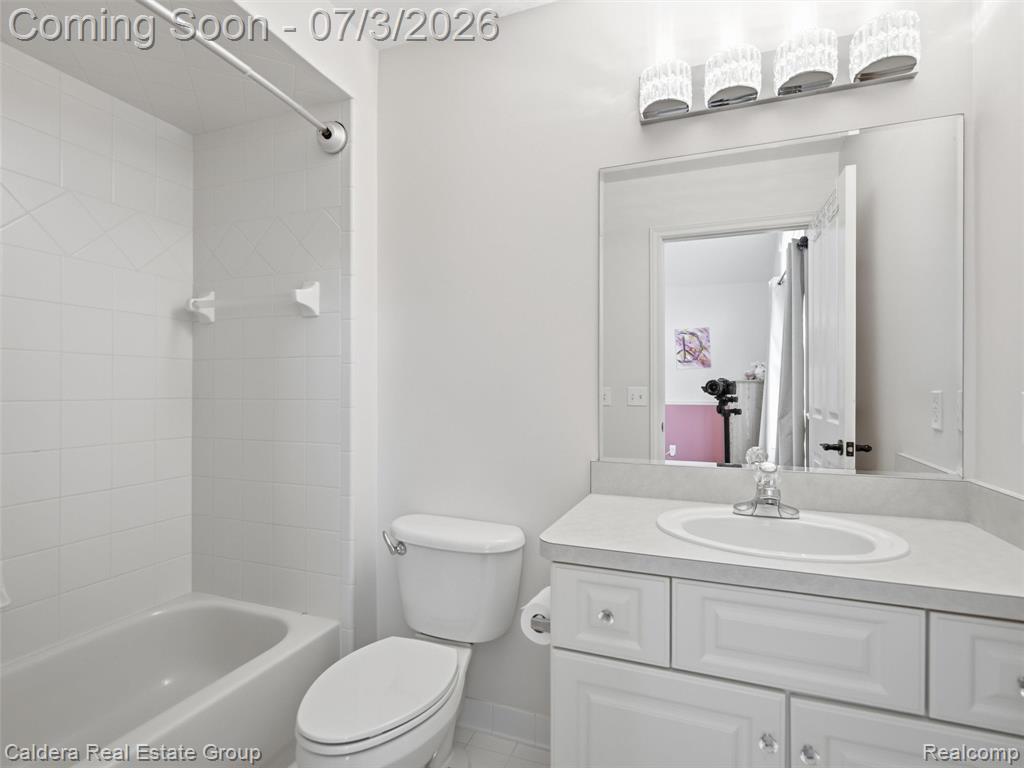 56015 Parkview Drive, Utica, MI 48316 — Photo 51