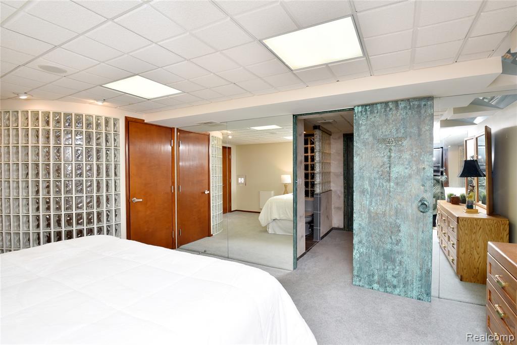 821 River Bend Drive, Rochester Hills, MI 48307 — Photo 33