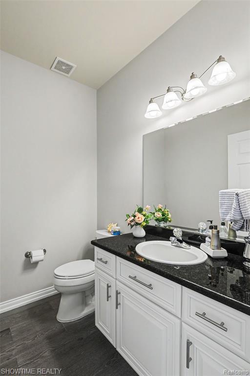 54676 Woodcreek Boulevard, Utica, MI 48315 — Photo 21
