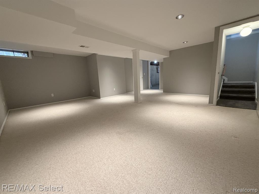 880 WHISPERWOOD Trail, Fenton, MI 48430 — Photo 18