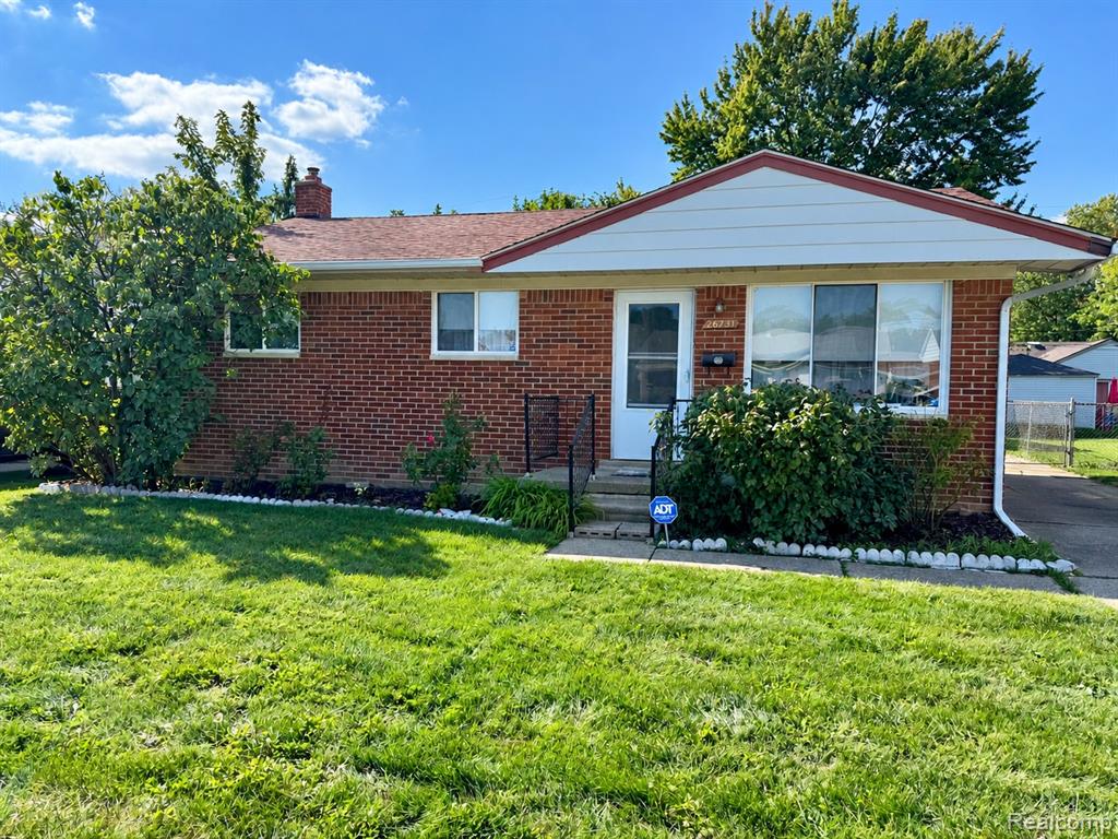 26731 Roberta Street, Roseville, MI 48066